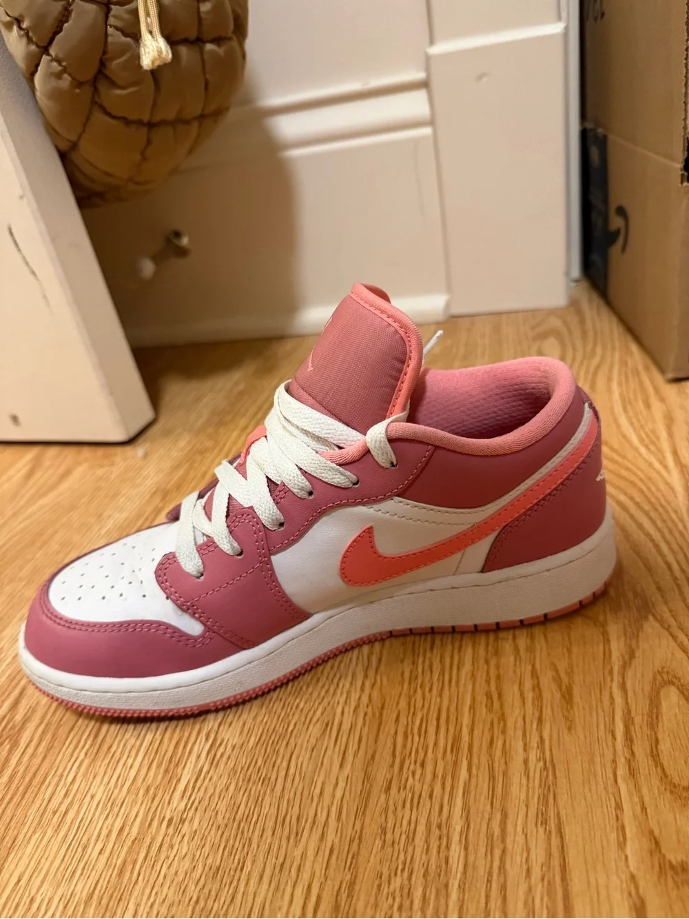 Nike classic low